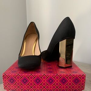 BNIB Tory Burch Black Heels w/ Gold details Sz 5.0
